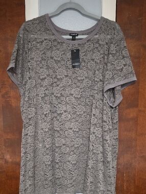 NWT SIZE 4 Torrid Gray Floral Lace Overlay Top